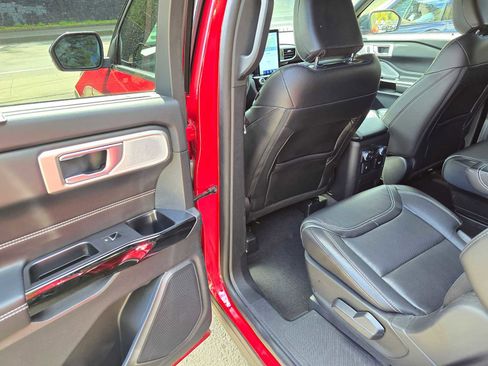 Used 2022 Ford Explorer ST w/ Equipment Group 401A AWD/4WD image 15