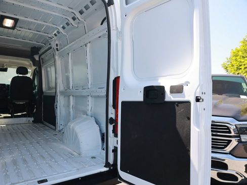 Used 2026 RAM ProMaster 2500 w/ Convenience Group FWD image 38