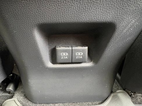 Used 2020 Toyota RAV4 XLE w/ Convenience Package AWD/4WD image 40
