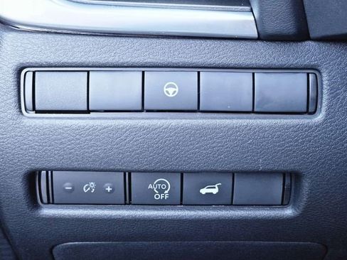 Used 2025 Nissan Rogue SV FWD image 20