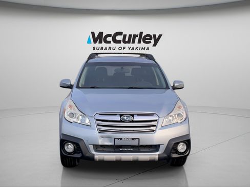 Used 2014 Subaru Outback 2.5i Limited w/ Moonroof Package image 8