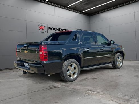 Used 2013 Chevrolet Avalanche LTZ AWD/4WD image 5