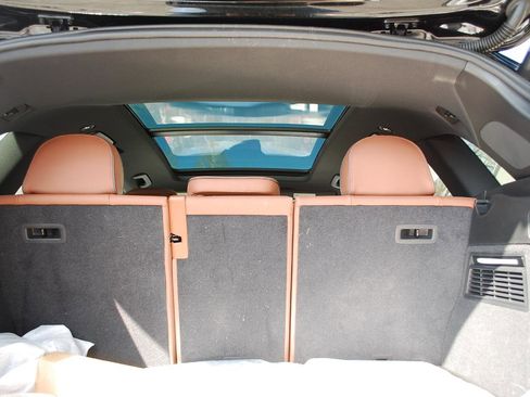 Used 2025 Audi Q5 e Prestige w/ Prestige Package image 12