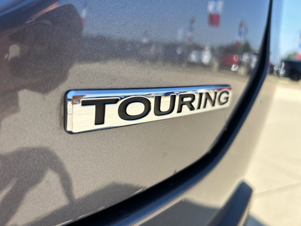 Used 2025 Honda Pilot Touring image 11