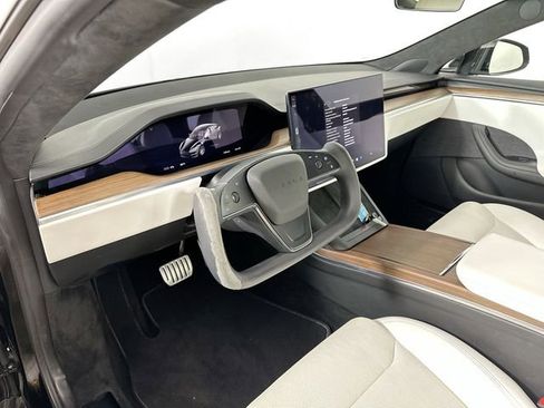 Used 2022 Tesla Model S image 9