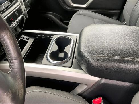 Used 2017 Nissan Titan SV image 14