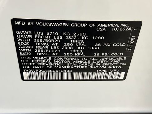 Certified 2025 Volkswagen Atlas SE image 29
