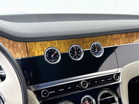 Used 2023 Bentley Continental GT V8 AWD/4WD image 19