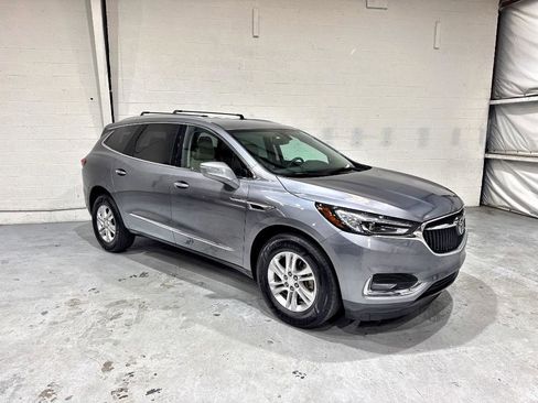 Used 2019 Buick Enclave Essence image 3