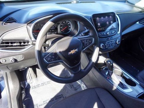 Used 2019 Chevrolet Malibu LT image 10