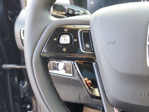 New 2026 Lincoln Corsair Premiere image 17