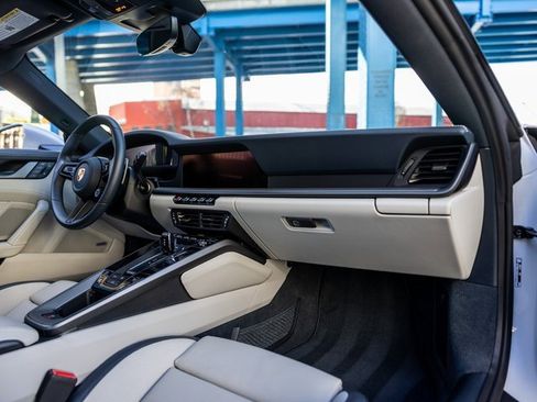 Used 2025 Porsche 911 Carrera image 29