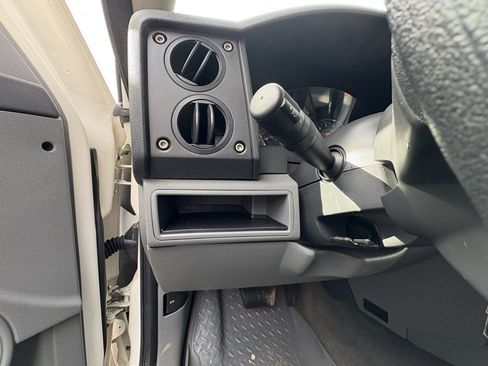 Used 2006 Jeep Commander 4WD image 14