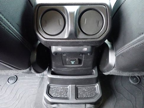 Used 2019 Jeep Wrangler Unlimited Sahara w/ Quick Order Package 24M Moab image 18