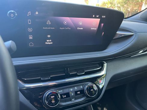 Used 2025 Buick Envista Sport Touring image 18