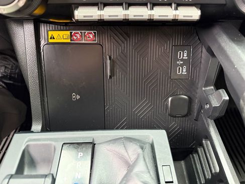 Used 2024 Toyota Tacoma TRD Sport image 28