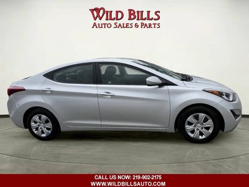 Used 2016 Hyundai Elantra SE FWD image 9