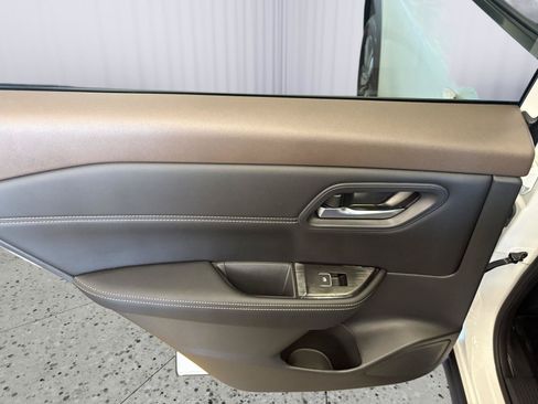 Used 2023 Nissan Rogue SL AWD/4WD image 22