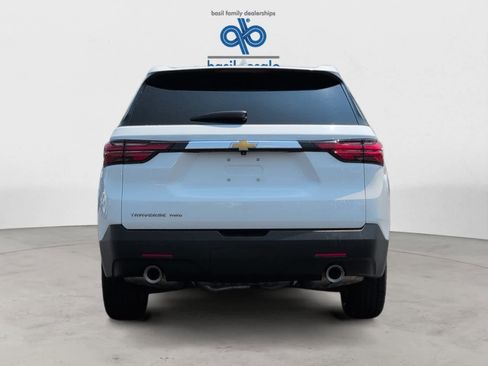 Used 2023 Chevrolet Traverse LS image 10