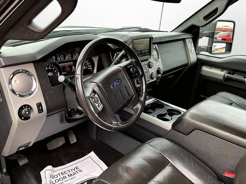 Used 2016 Ford F250 Lariat w/ Lariat Interior Package image 20