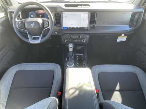 New 2025 Ford Bronco 4-Door image 39