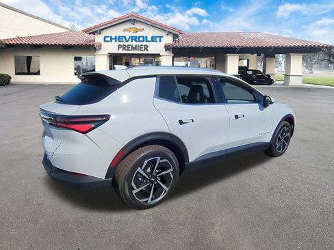 New 2026 Chevrolet Equinox EV LT image 8