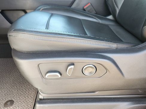 Used 2025 GMC Sierra 2500 Denali w/ Denali Reserve Package image 19