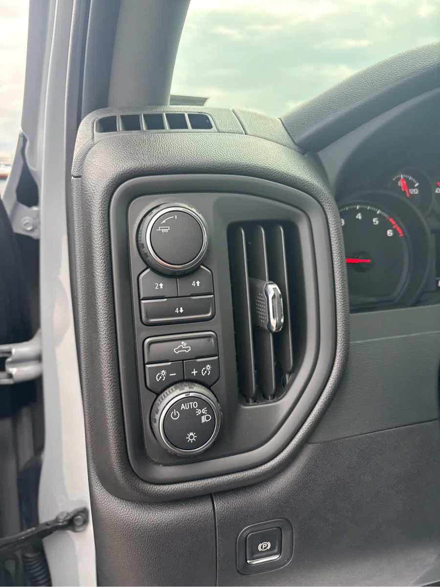 Used 2024 Chevrolet Silverado 2500 Custom w/ Custom Convenience Package AWD/4WD image 16