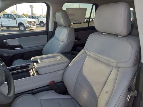 New 2025 Ford Expedition Active AWD/4WD image 12