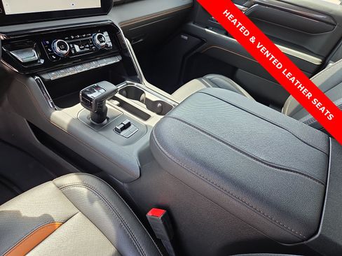 Used 2023 GMC Sierra 1500 AT4 w/ Technology Package AWD/4WD image 25