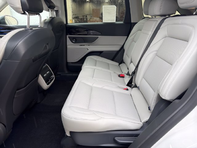 New 2026 Lincoln Nautilus Premier w/ Equipment Group 102A AWD/4WD image 13