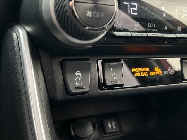 Used 2019 Toyota RAV4 XLE Premium w/ Cold Weather Package AWD/4WD image 45