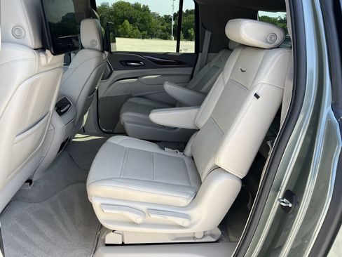 Used 2024 Cadillac Escalade ESV Sport Platinum AWD/4WD image 23