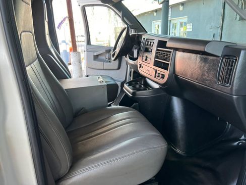 Used 2019 Chevrolet Express 2500 w/ Driver Convenience Package RWD image 10