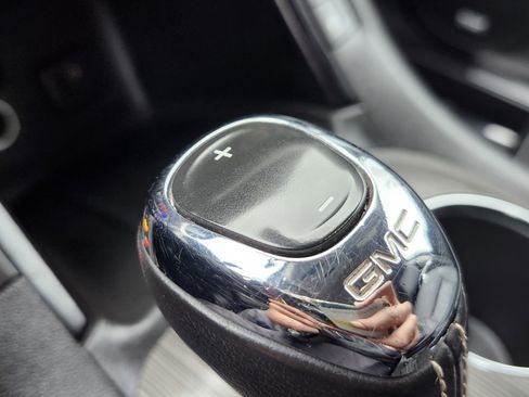 Used 2019 GMC Acadia SLT image 10