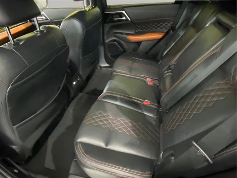 Used 2022 Mitsubishi Outlander SEL image 12