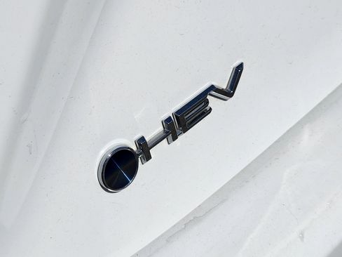 Used 2025 Toyota Camry SE FWD image 8