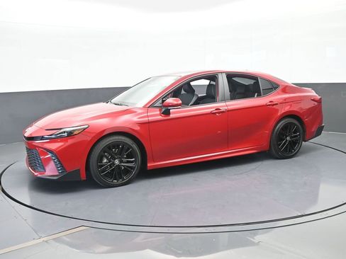 Used 2025 Toyota Camry SE w/ Multimedia Upgrade Package image 2