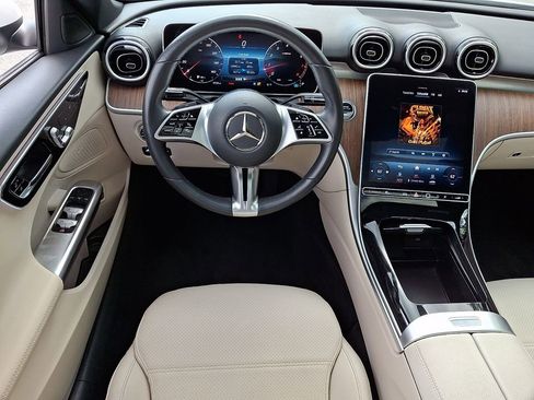 Used 2023 Mercedes-Benz C 300 4MATIC Sedan image 11
