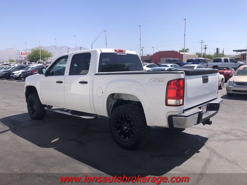 Used 2011 GMC Sierra 1500 SLE w/ Power Tech Package AWD/4WD image 6