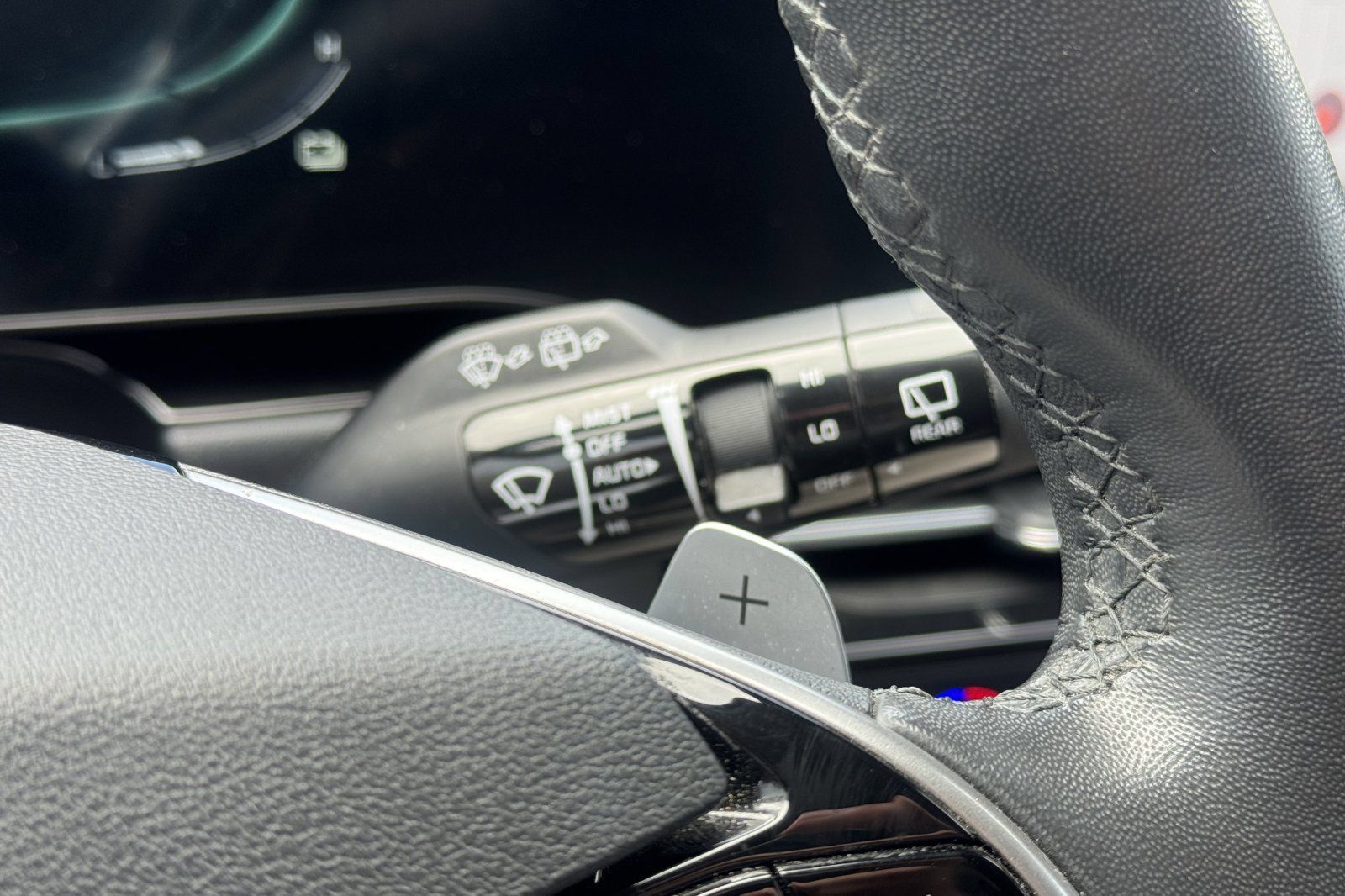 Used 2023 Kia Niro EX FWD image 34