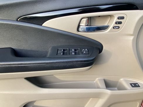 Used 2018 Honda Pilot Touring image 22