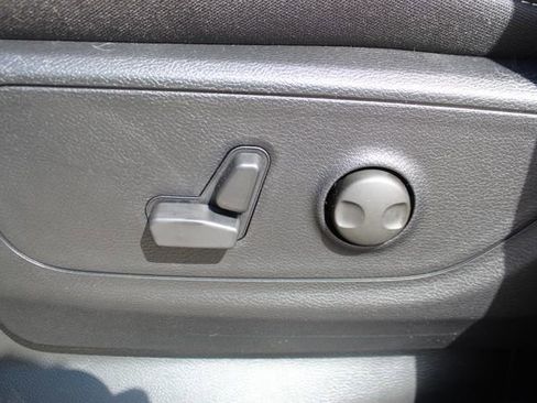 New 2026 RAM 1500 4x4 Crew Cab image 12