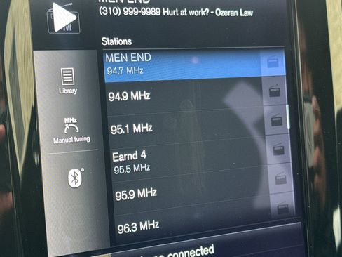 Used 2021 Volvo XC60 T8 R-Design w/ Advanced Package image 21