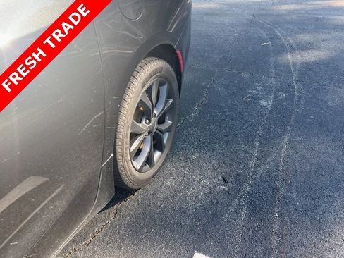 Used 2018 Chrysler Pacifica Touring Plus w/ S Appearance Package image 5