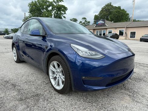 Used 2021 Tesla Model Y Long Range AWD/4WD image 1