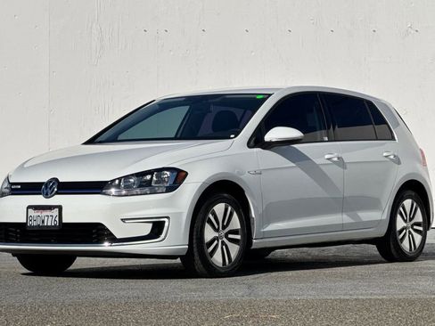 Used 2018 Volkswagen e-Golf SE image 7