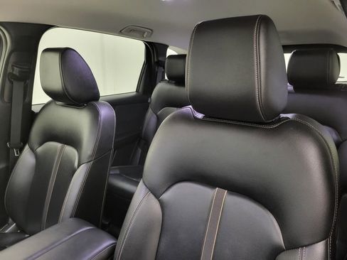 Used 2024 MAZDA CX-90 3.3 Turbo w/ Select Package image 27