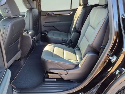 New 2026 GMC Acadia AT4 w/ Luxury Package image 26