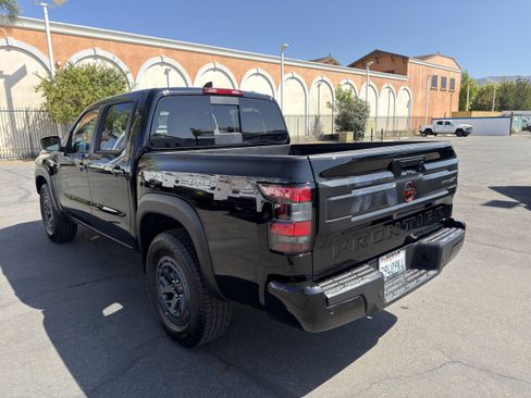 Used 2026 Nissan Frontier PRO-4X AWD/4WD image 6